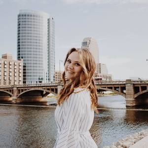 Meet your Posher, Lauren